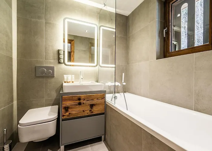 Le Globe Argentiere - By Emerald * Chamonix