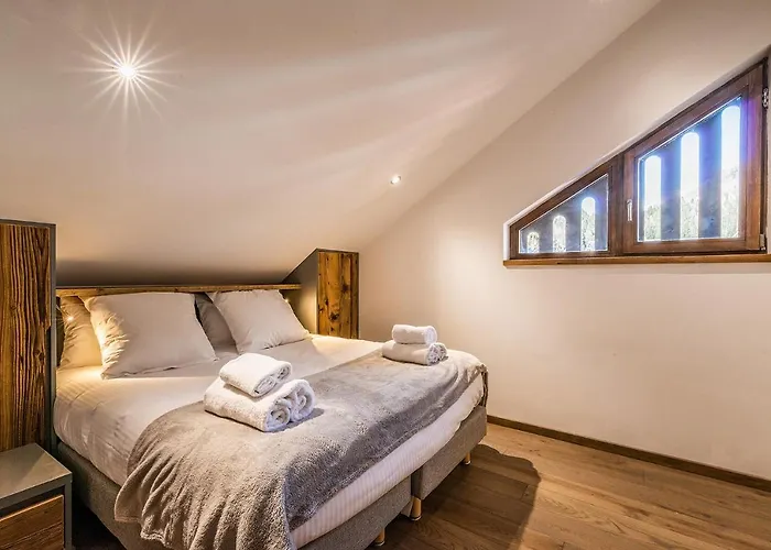 Le Globe Argentiere - By Emerald Chamonix