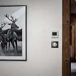 Apartment Le Globe Argentiere - By Emerald Chamonix